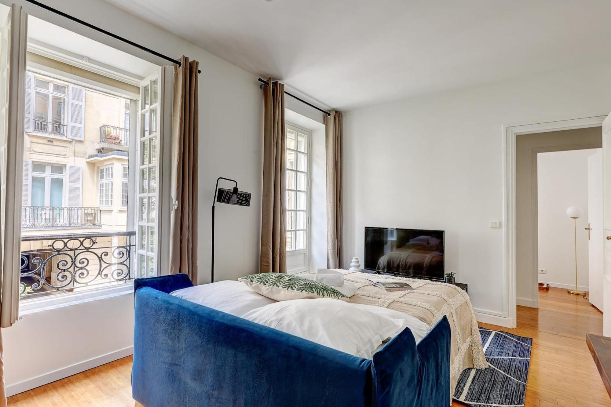Champs-Elysees - 2Br With Balcony - Cityapartmentstay Paris Luaran gambar