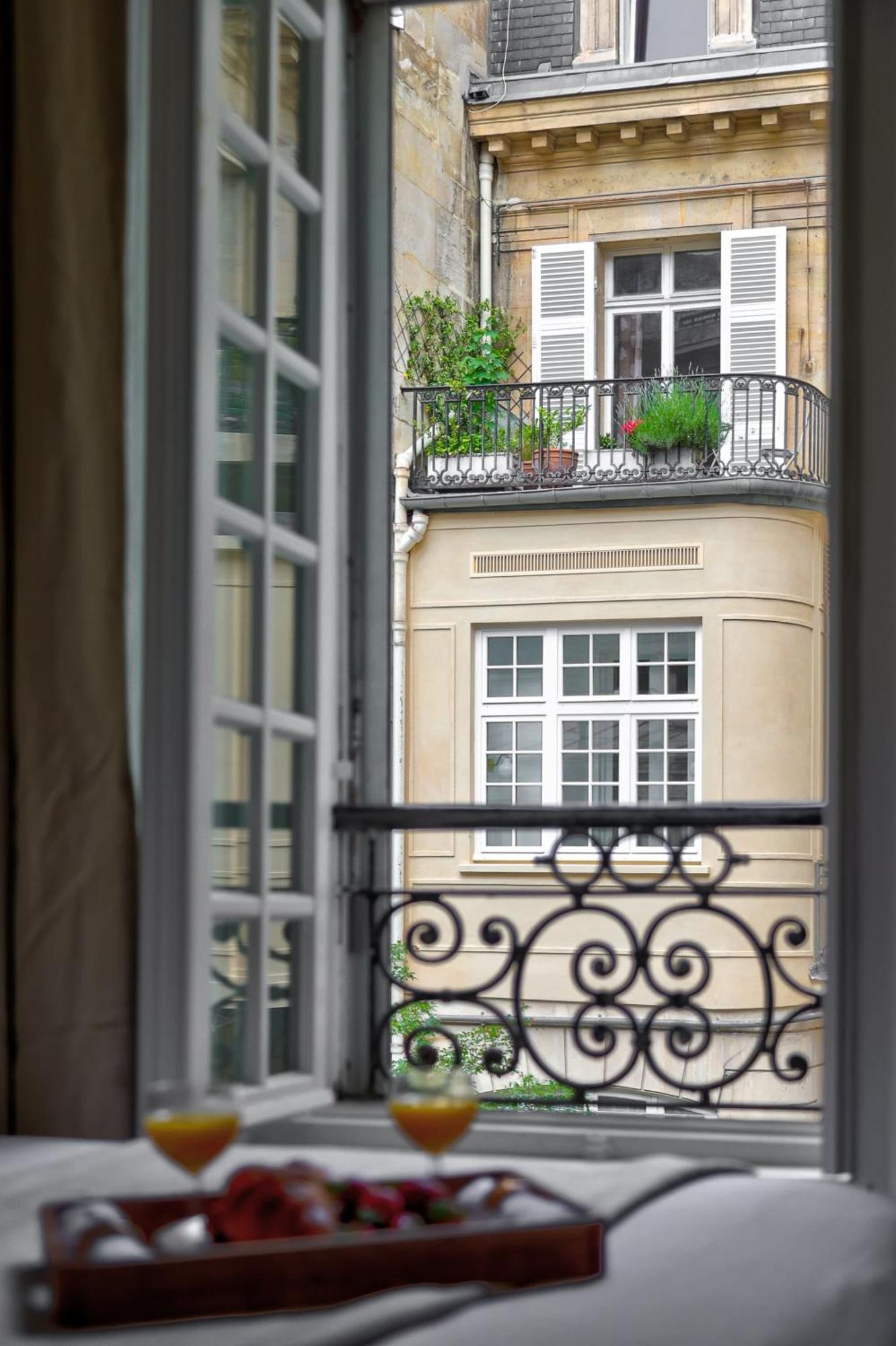 Champs-Elysees - 2Br With Balcony - Cityapartmentstay Paris Luaran gambar